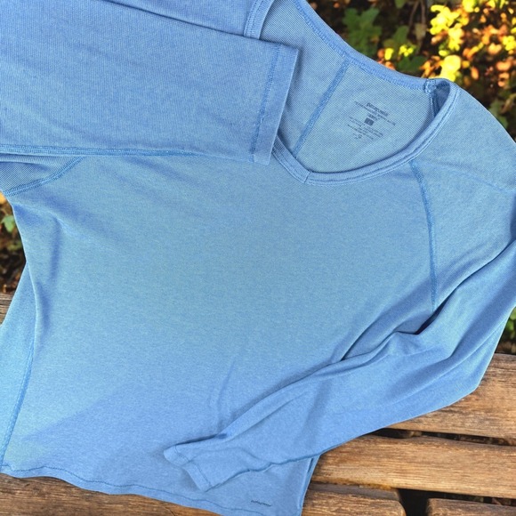 Patagonia Tops - Patagonia Performance Shirt Women L V-Neck Athletic Base Layer Wicking‎ Hike